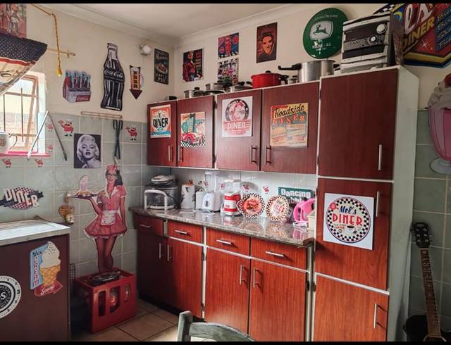 4 BEDROOM HOUSE FOR SALE IN PRETORIA GARDENS